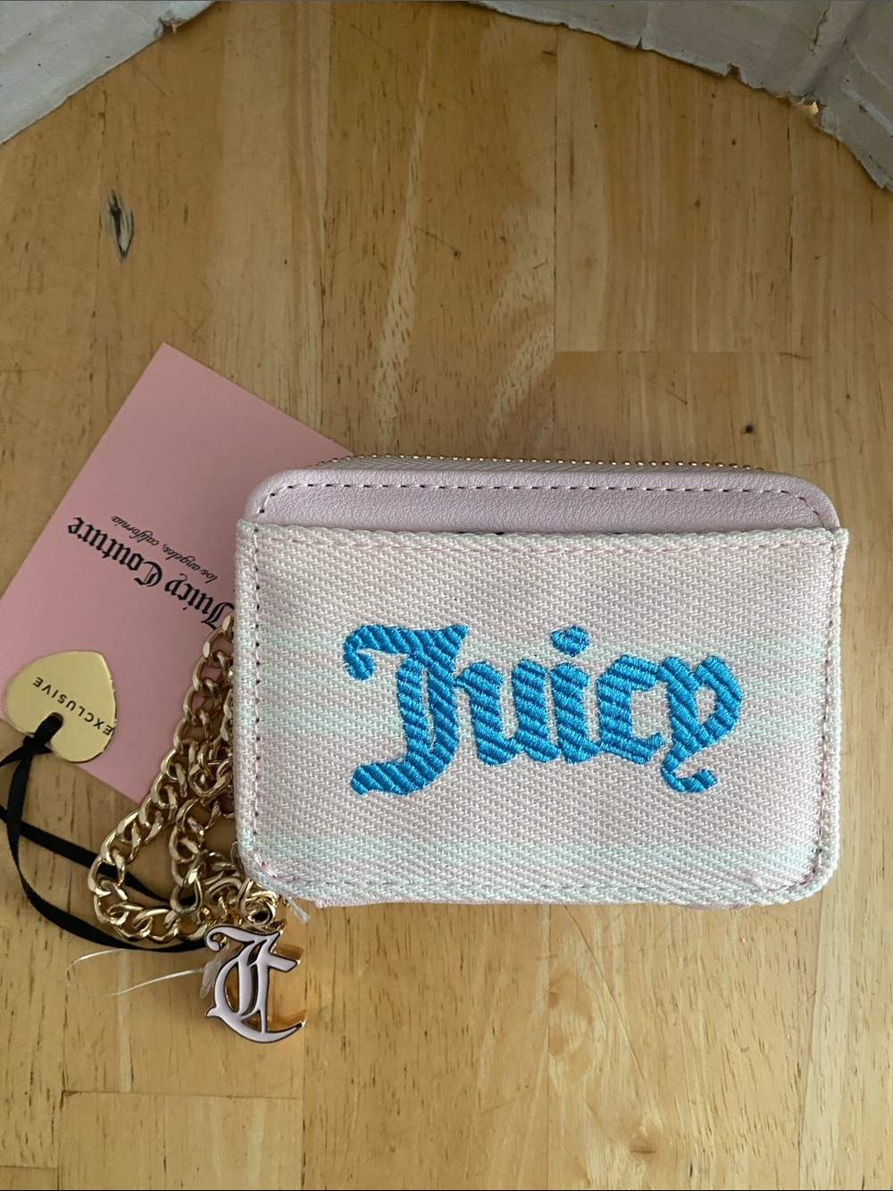 Juicy Couture Light Pink zip around wristlet Card Holder with Gold Chain NWT